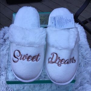 Love this life Sweet dreams Slippers size 5/6